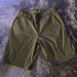 Old Navy Ultimate Slim Forest Green Shorts 32